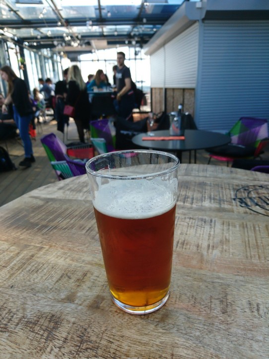Finnland - Tampere - Das unglaublich teure 8€ Bier in der Moro-Sky-Bar.
Wenigstens hat es gut geschmeckt.