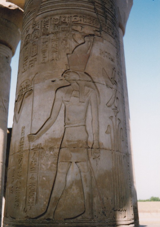 Ägypten - Kom Ombo Tempel -  Gott Horus mit dem Falkenkopf