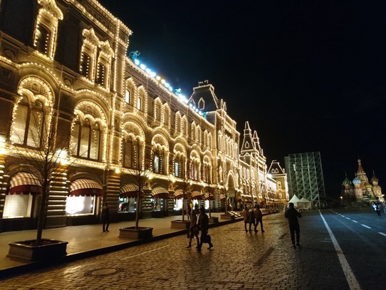 Russland - Moskau - Die Beleuchtung ist das ganze Jahr vorhanden