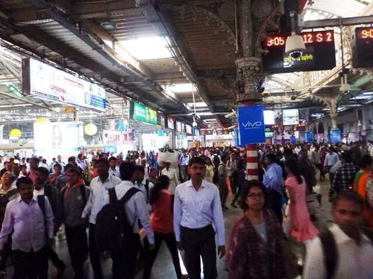  - Indien, Mumbai,  - In der Bahnhofshalle