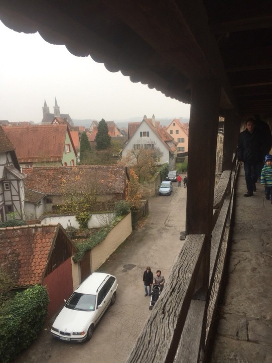 Deutschland - Rothenburg ob der Tauber - Rundweg auf der alten Stadtmauer