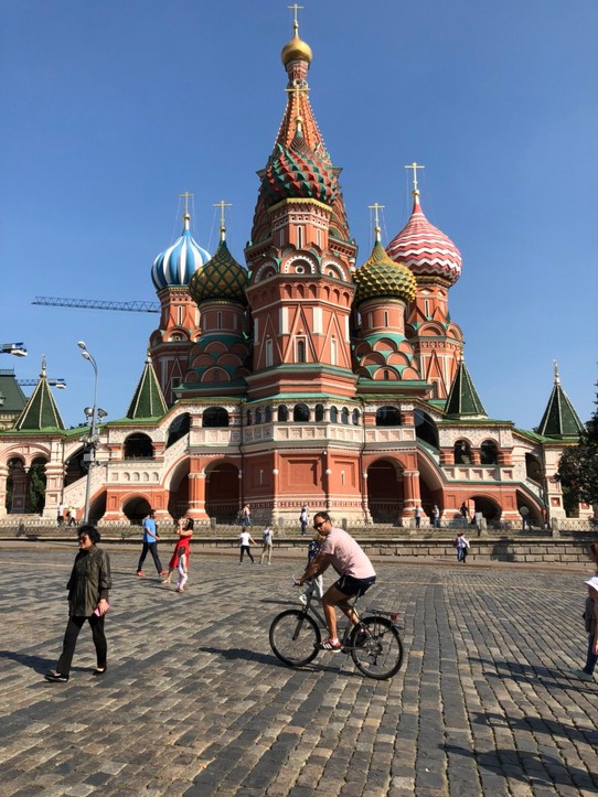 Russland - Moskau - Seit Moskau ist das unsere Lieblingskirche. Mit ihren skurrilen und bunten Türmen wirkt sie schon fast surreal.