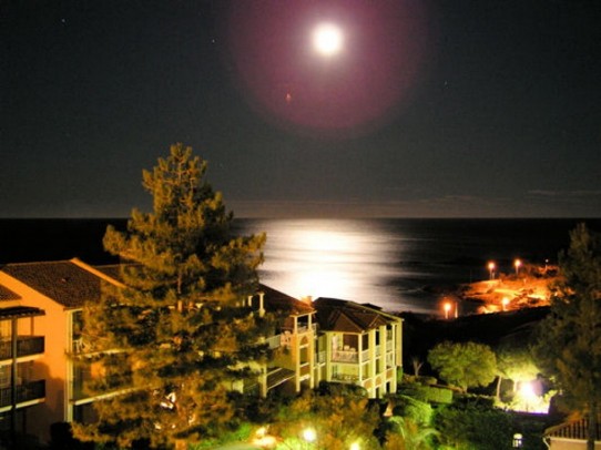 Südfrankreich - Cote d'Azur, Saint-Raphaël - Es wird Nacht über dem Meer