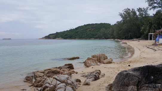 Thailand - Ko Pha-ngan - Mit unseren Rollen fuhren wir über die Insel und steuerten eine schöne Bucht nach der anderen an. 