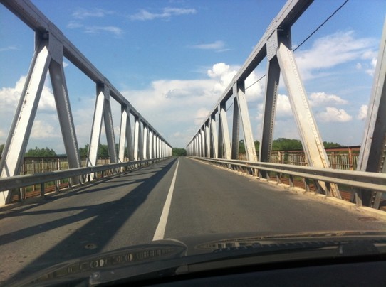 Lithuania - Vilnius - Strasse in Richtung Russland: Brücke über einen Nebenfluss der Memel
