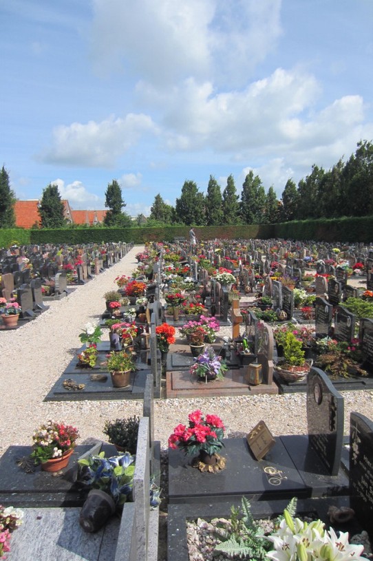 Niederlande - Volendam - einziger Friedhof in der Art