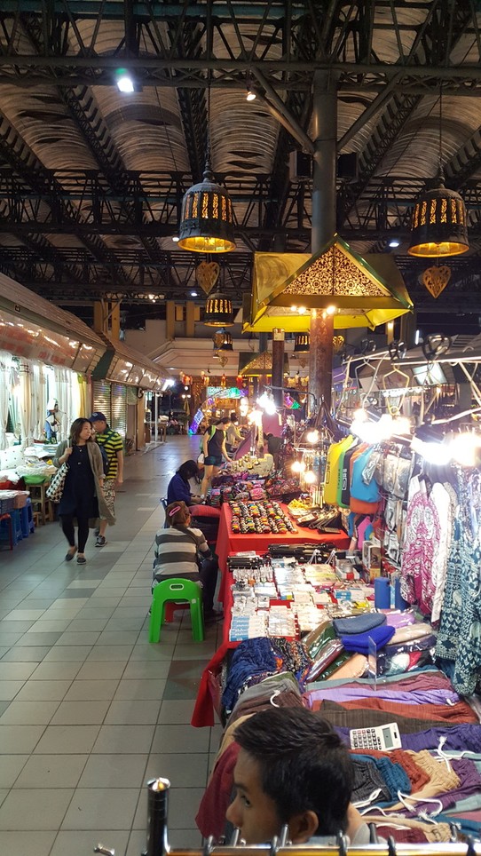 Thailand - Chiang Mai - Chiang Mai Night Bazaar...