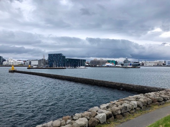 Island - Reykjavík - Von hier oben hat man nun einen sensationellen Blick auf den ganzen Hafen und die Harpa...