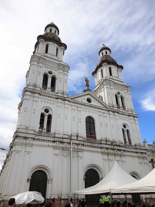Ecuador - Cuenca - Another church