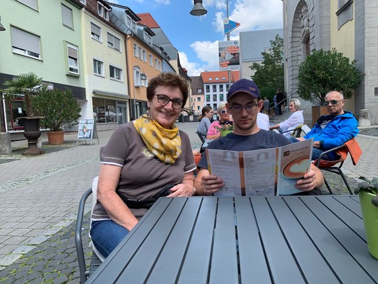 Deutschland - Crailsheim - beim Café trinken mit Stefan in der Crailsheimer Innenstadt 