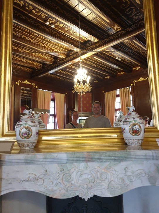 Belarus - Niasviž - Niasviž Castle (and mirror selfie, which we got a little obsessed with doing) 