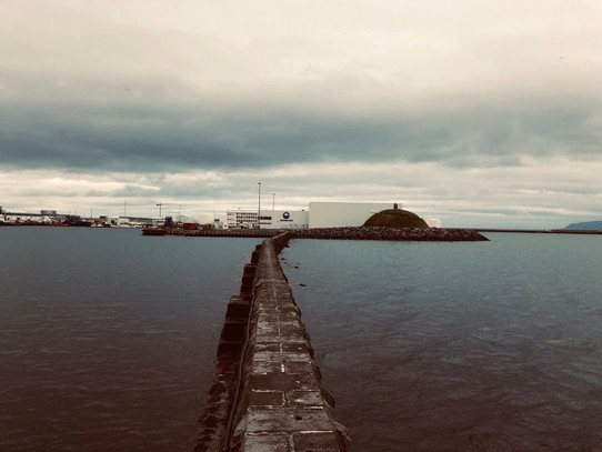 Island -  - Der Weg zurück zum Festland...😉 Von hier sieht Púfa längst nicht so hübsch aus. Vor all den Gebäuden... Wie immer eine Frage der Perspektive 🤪
