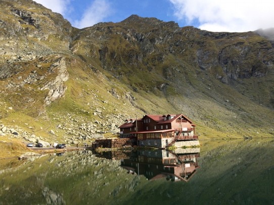 Rumänien - unbekannt - Cabana Balea Lac, einst Urlaubsresidenz von Ceaucescu.