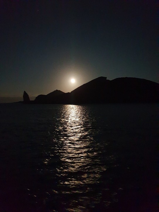 Ecuador - Santiago Island - Moon rise over Sullivan Bay