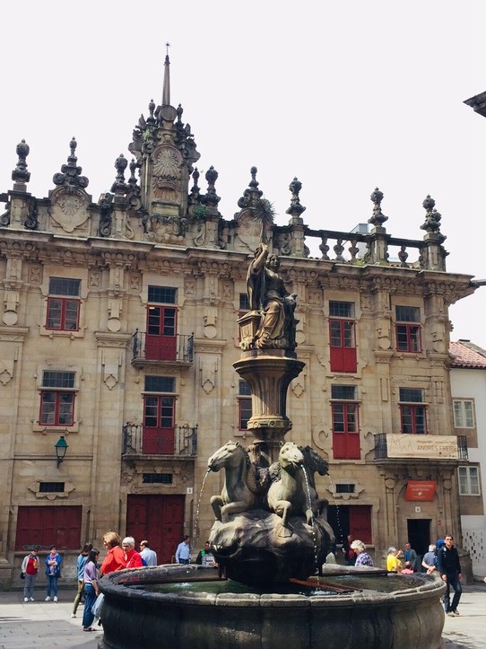 Spanien - Santiago de Compostela - Brunnen vor der Kathedrale 