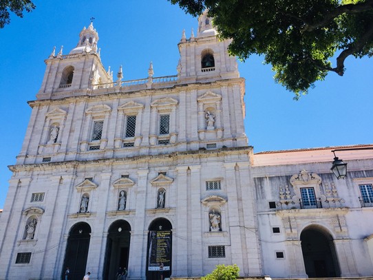 Portugal - Lisboa - São Vicente de Fora Klosterkirche mit Dachterrasse