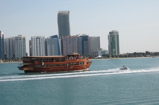  - Abu Dhabi - modere arabische Dau