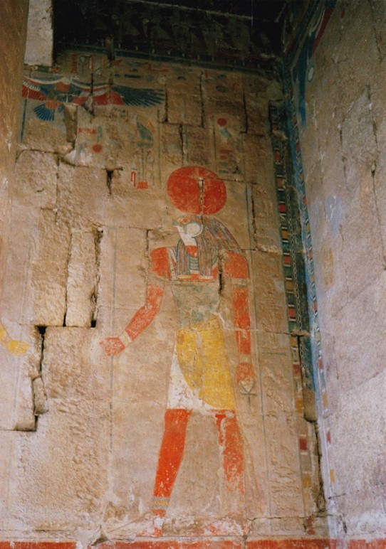 Ägypten - Tal der Könige - Tal der Könige. Sonnengott Re.Grabkammer:Falkenkopf mit Sonnenscheibe