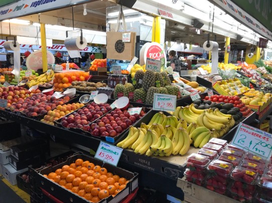 Australien - Adelaide - Sehr gutes Angebot an Obst Gemüse Wurst- und Fleischwaren