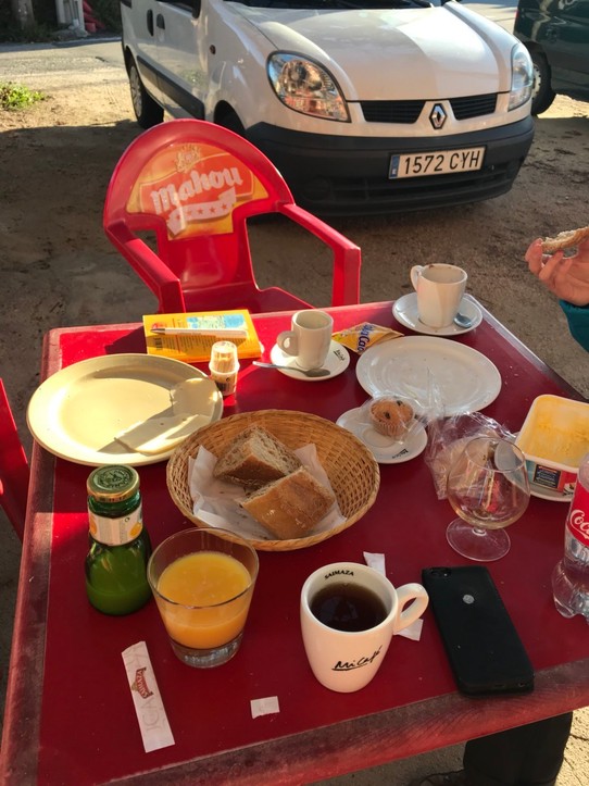 Spanien - Redondela - Frühstück gegen 9 Uhr morgens auf dem Weg nach Redondela 