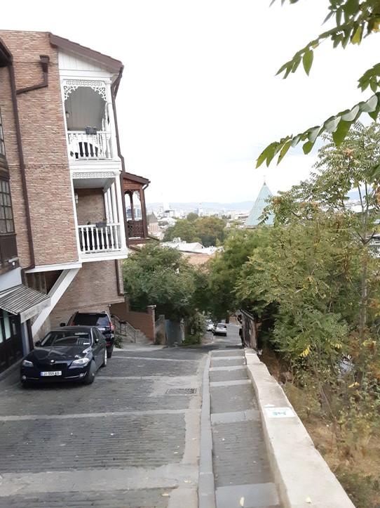 Georgien - Tiflis - Steile Straßen 