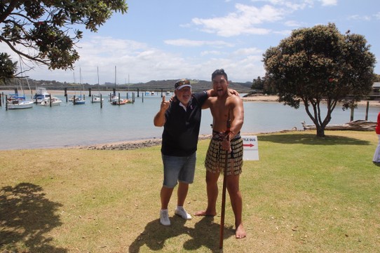 Neuseeland - Waitangi - Sogar die Mauris waren da und ich mußte mit Ihn die Zunge rausstecken-Ihr Willkommensgruß genial