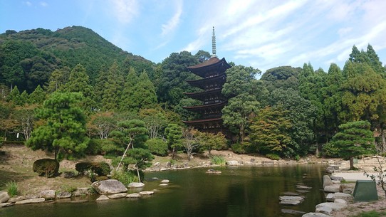 Japan - Ube - Berühmt ist die über 600 Jahre alte, im original erhaltene Pagode von Yamaguchi.