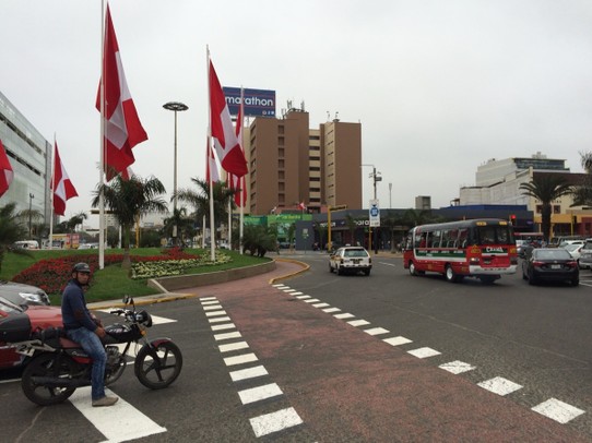 Peru - La Molina - Bicycle lanes in Miraflores!