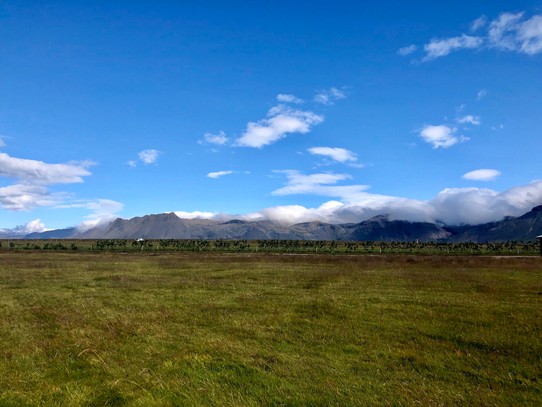 Island - Snæfellsbær - Und die Wolken decken immer noch die Berge zu...