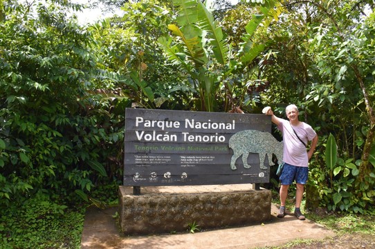 Costa Rica - Upala - Heute geht unsere Fahrt weiter Richtung Norden, wir machen einen Stop am nächsten Vulkan.
Hier soll es ein seltenes Naturphänomen geben.