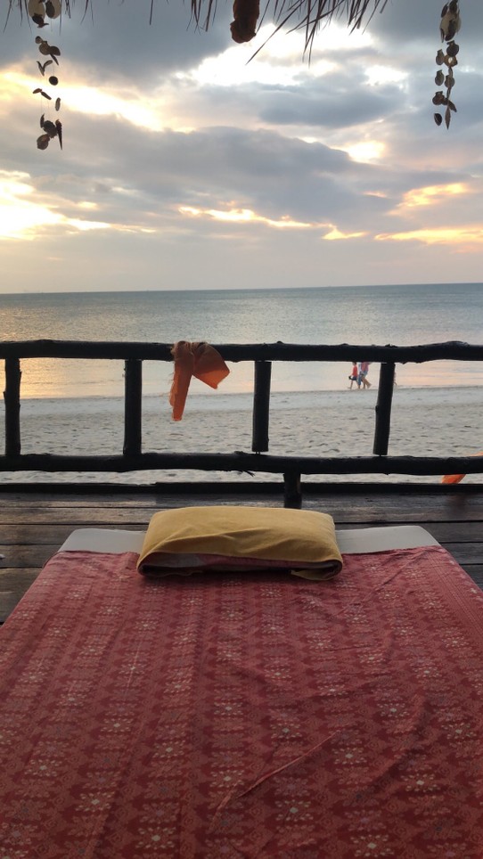 Thailand - Amphoe Ko Lanta - Massage direkt am Strand