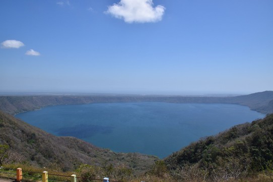 Nicaragua - Granada - Der Kratersee ist 300m tief.