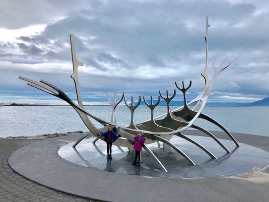 Island - Reykjavík - Und mit Lena und Freia drauf...👍🤪 Unser kleiner Beitrag zum „Tourist sein“ in Reykjavik