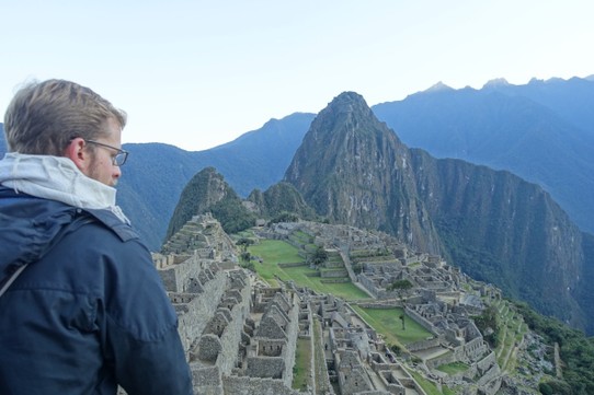 Peru -  - Warten auf den Sonnenaufgang in Machu Picchu
