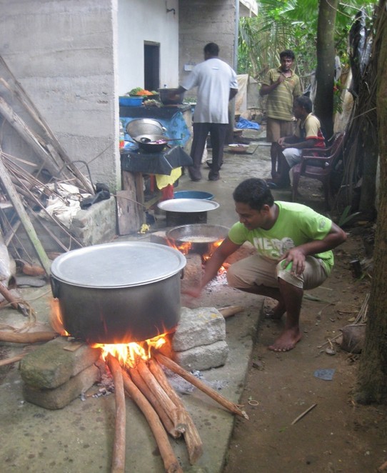 Sri Lanka - Kosgoda - Große Kochaction für die Party