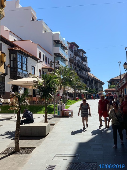 Spanien - Puerto de la Cruz - Zum letzten Mal die Einkaufsstraße hoch