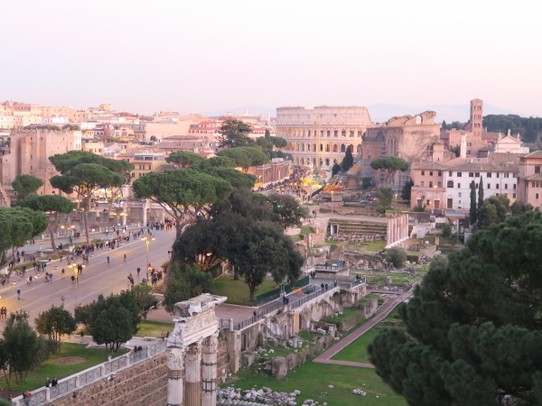 Italy - Rome - Le colisee et forum romain