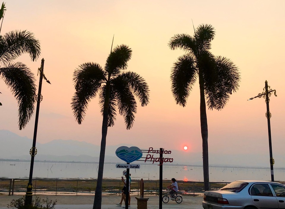 Thailand - Phayao - Sonnenuntergang in Phayao 🌅