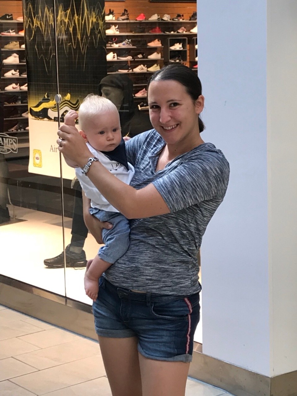 Vereinigte Staaten - Simpsonville - Year, shopping with mummy 😜
