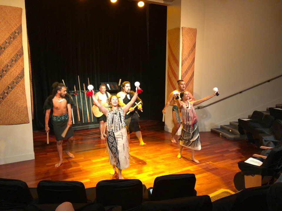 Neuseeland - Auckland - Maori Darbietung im Auckland Museum