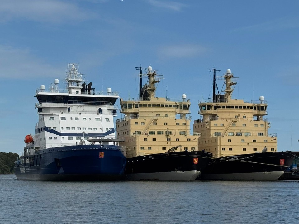 Finnland - Helsinki - Die Eisbrecherflotte im Sommerhafen