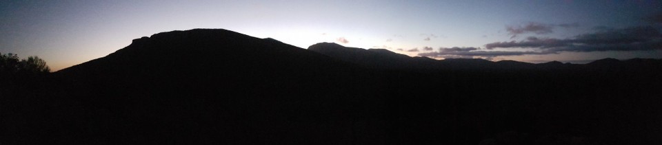 Australien - Via Hawker - Wanderung bei Sonnenaufgang auf dem Wangara Walk.