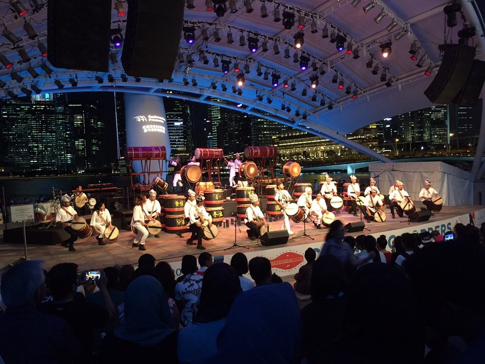  - Singapur, Singapur, 600 North Bridge Road - Freiluftkonzert an der Esplanade