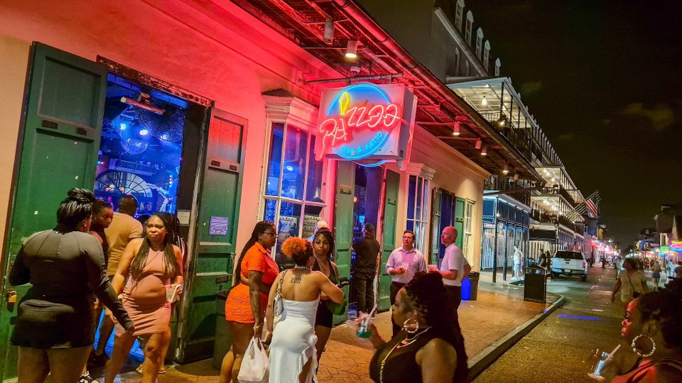 USA - New Orleans - Was für ein Laden, genau nach unserem Geschmack, bunt, laut, stickig und absolut groovy.