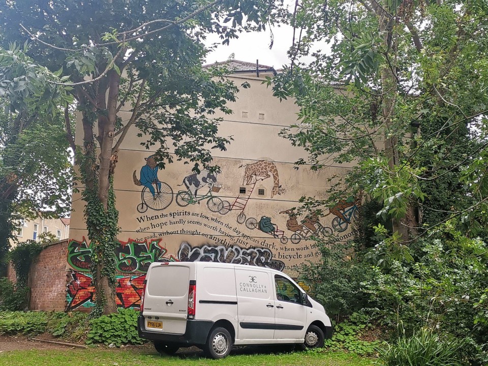 United Kingdom - Bristol - Graffiti gab es in Stokes Croft, einem Stadtteil, an jeder Ecke! 