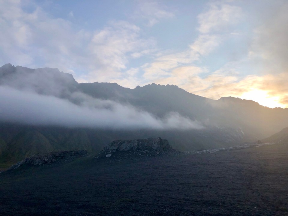 Island - Sveitarfélagið Hornafjörður - Darf ich vorstellen: Das Eystrahorn von hinten... Ich weiss es nur noch nicht in diesem Moment 😃