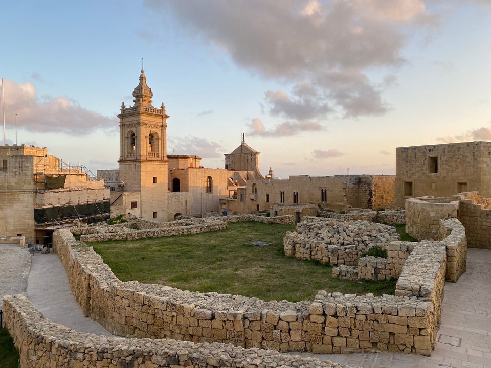 Malta - Ta' Kercem - Die Zitadelle von Victoria, welche einer Festung ähnelt, wurde 1500 vor Christus erbaut und bietet einen tollen Blick über Gozo.