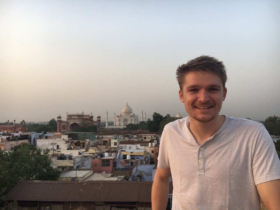 Indien - Agra - Roof Top Bar mit dem ersten Blick auf's Taj 😍