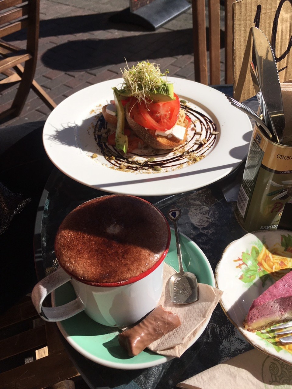 Neuseeland - Taupo - Café ninety nine. "Lunch". Feta, Avocado, tomato on sourdough 😊