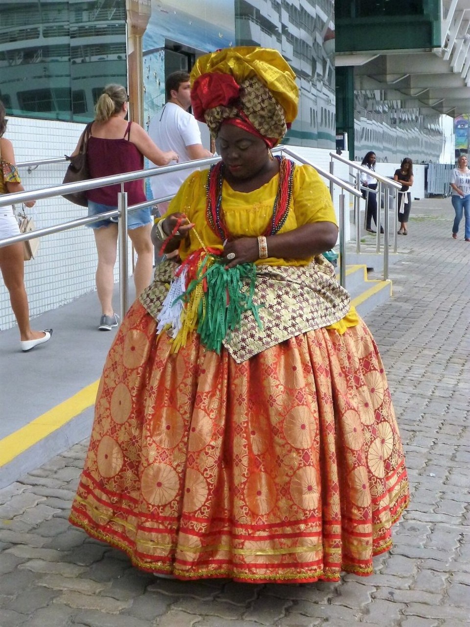 Brasilien - Salvador - Eine Bahia schenkt uns farbige Wunschbändel